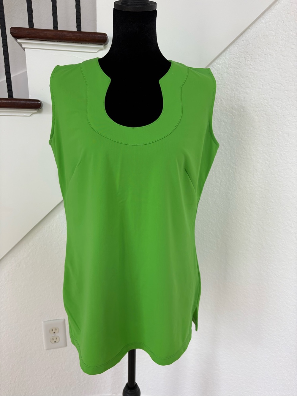 Katherine Way Bright Green Scoop Neck Sleeveless Tank